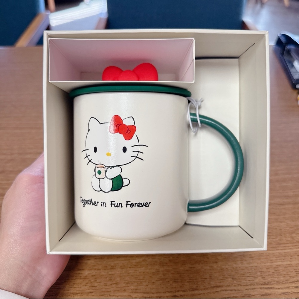 Starbucks Hello Kitty Mug with Red bow lid